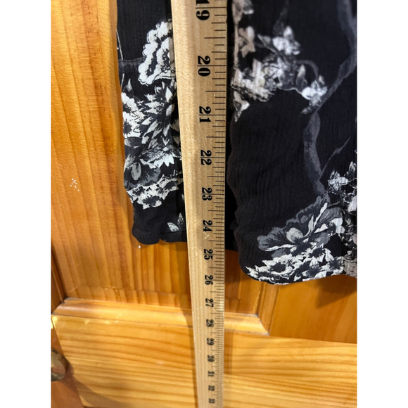 Fat Face Women's Short Sleeve Front Tie V Neck Bird Print Feminine Ditsy Blouse - Picture 7 of 8